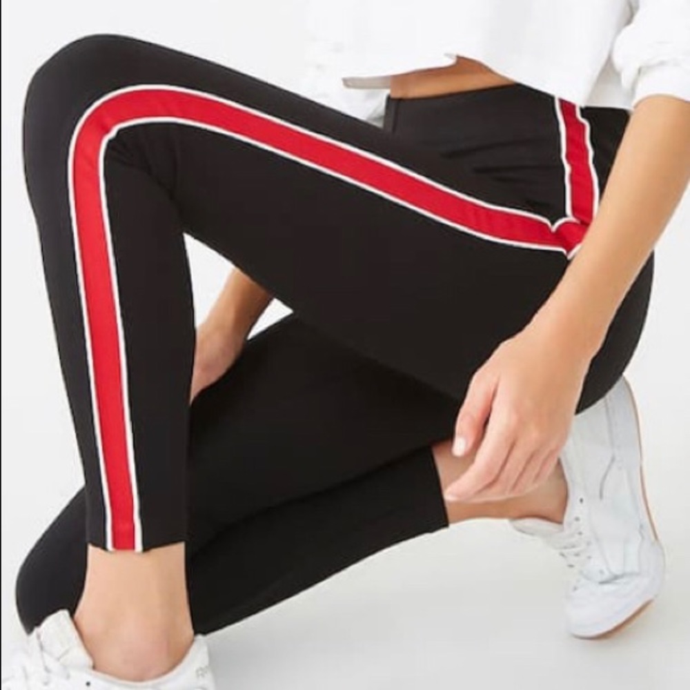 FOREVER 21 COLOR-BLOCK KNIT LEGGINGS